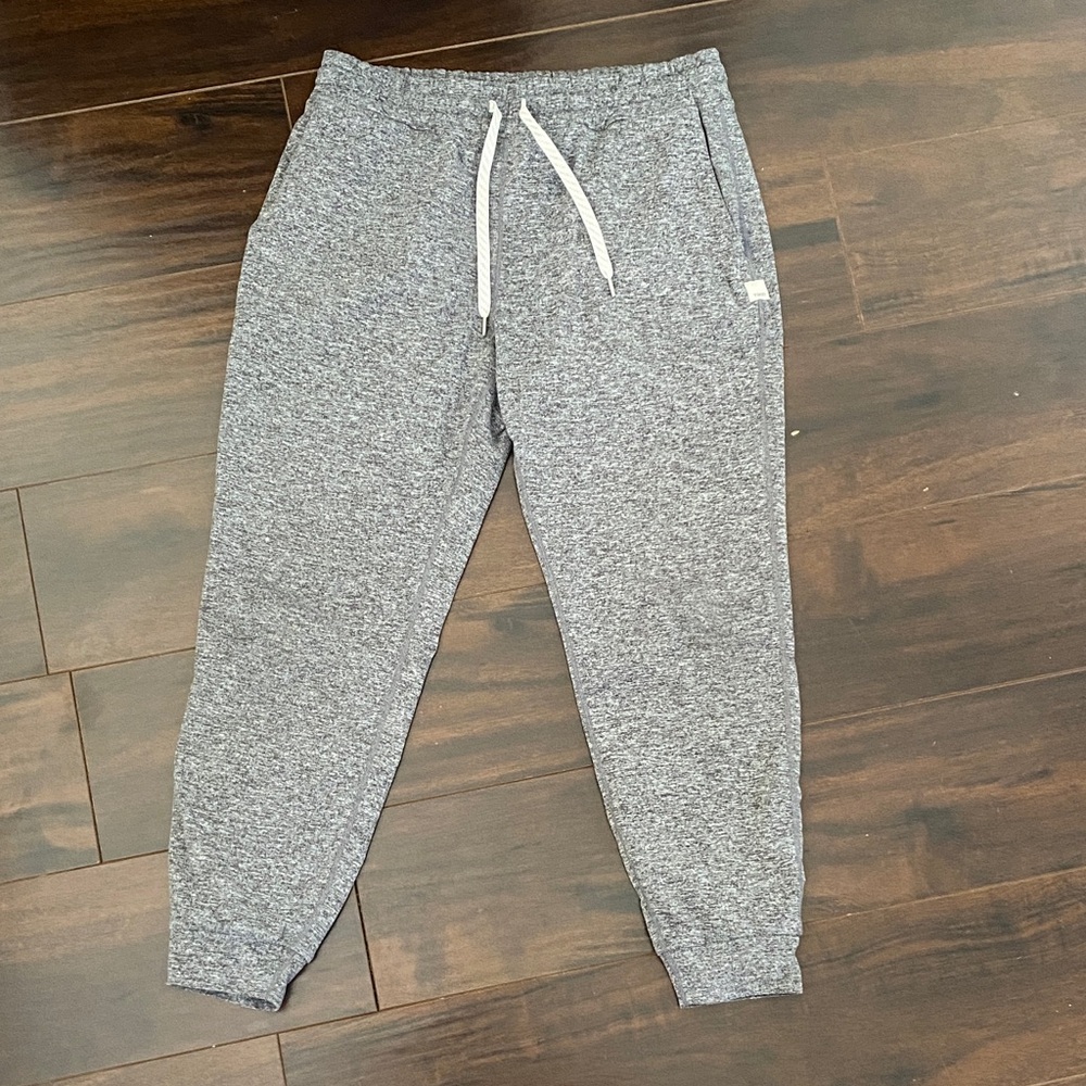 Vuori Performance Jogger Heathered Gray with White Drawstring